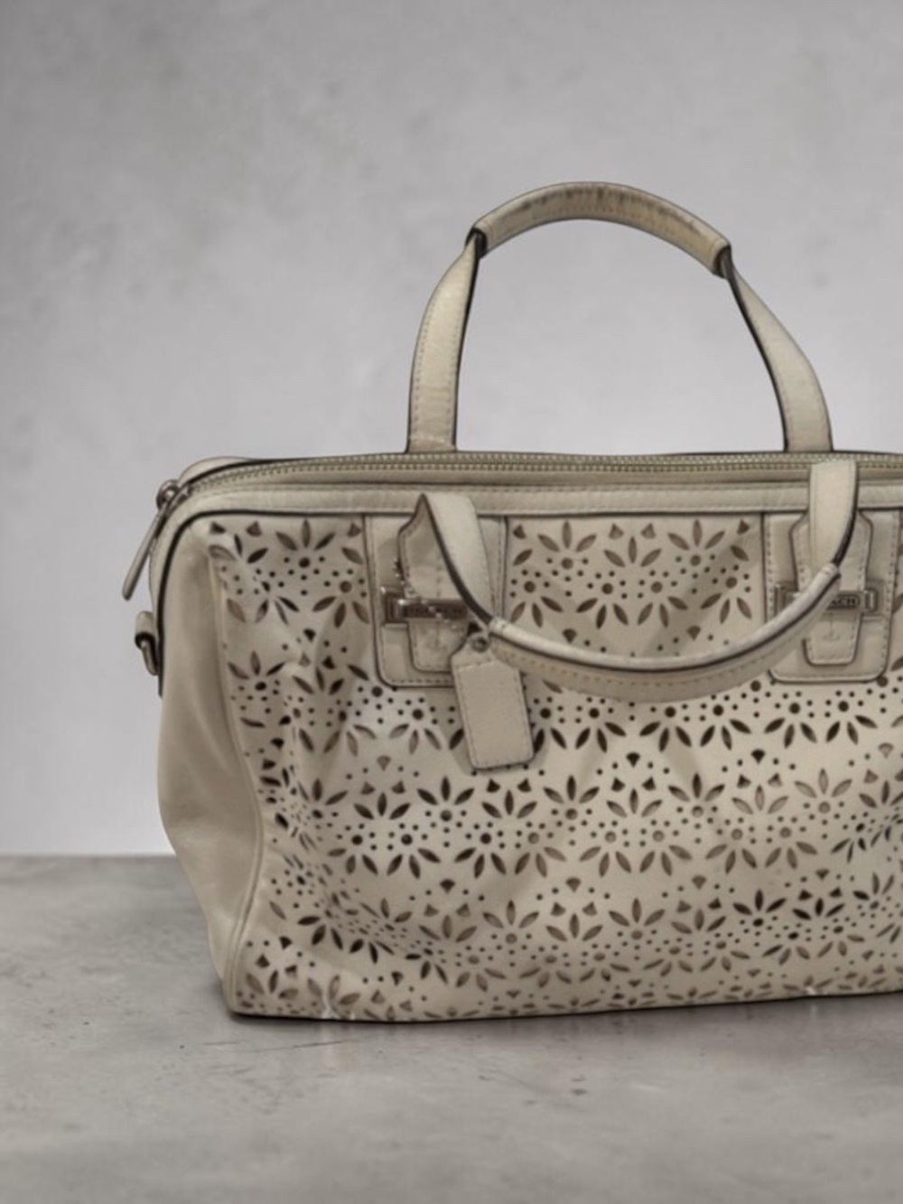 Coach Taylor Perforated Putty
White Leather Satchel
12"L x x x8"H - Picture 9 of 13